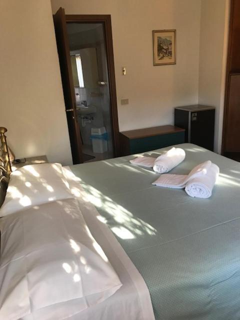Hotel Carillon Lavena Ponte Tresa Eksteriør billede